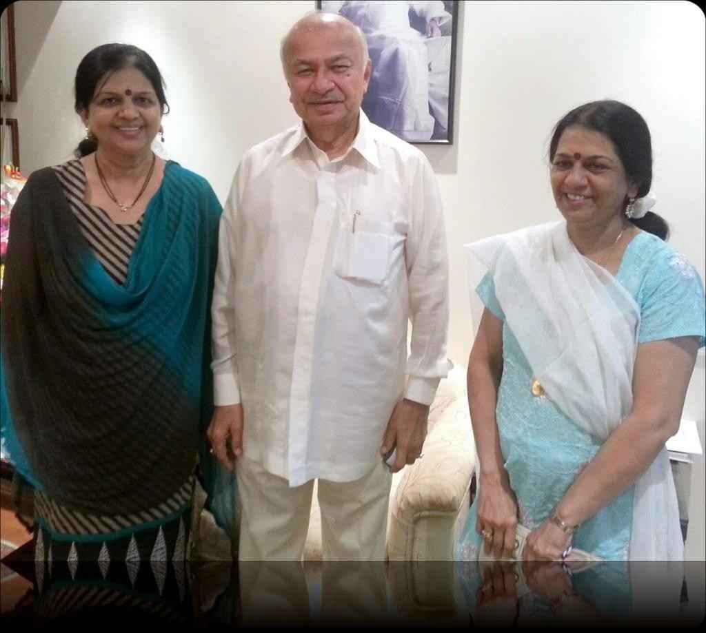 Rajani Pandit with Sushilkumar Shinde